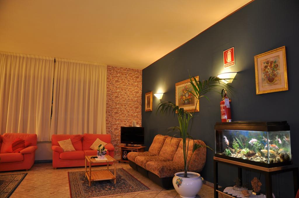 تْشيانشانو  تيرمي Hotel Firenze الغرفة الصورة